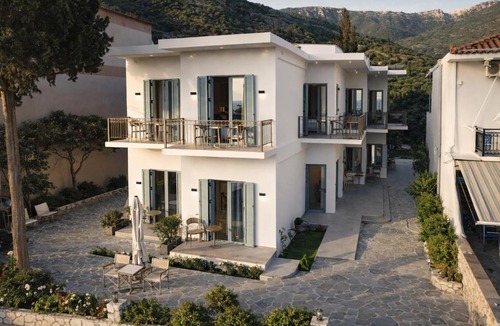 Livadi Hotel | Okeanis Hotel Tyros