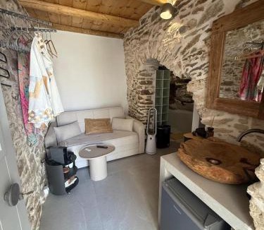 Kithnos Apartment | Ola Cave Studio Dryopida Kythnos