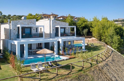 Pallini Villa | Olive Grove Panorama Suite Exi