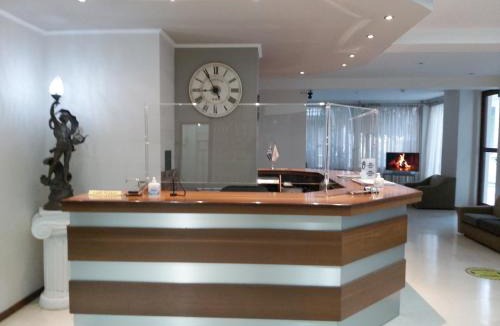 Plaka Hotel | Omiros Hotel