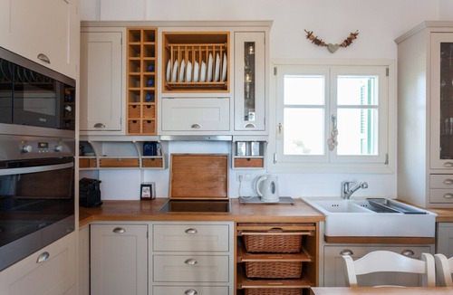 Ios Town House | On The Rocks - The Two Rocks - Serviced Villa
