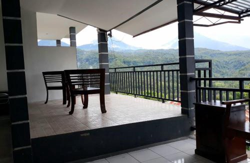 Munduk House | One Homestay and Warung