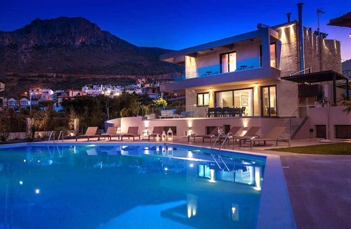 Piskopiano Villa | Orama Luxury Villa, 4 Bedrooms with Private Pool, Sleeps 8
