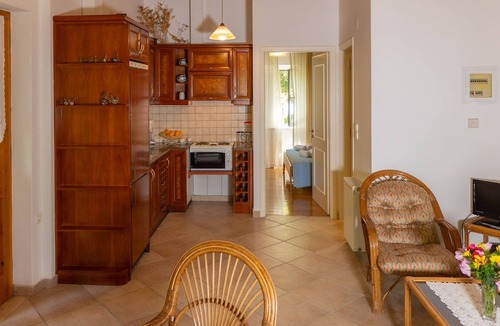 Asprogerakata House | Orestis stone apartment for 2 with garden!