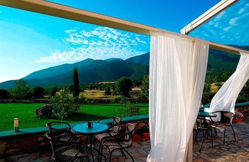 Amphipolis Hotel | Orfeas Land