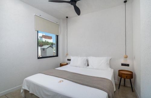Apollonia House | Ostria Vento