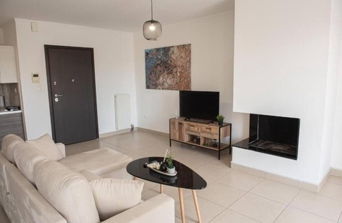 Keratsini-Drapetsona Apartment | Overlooking park flat close to the Piraeus Port-(DRAP-A7)