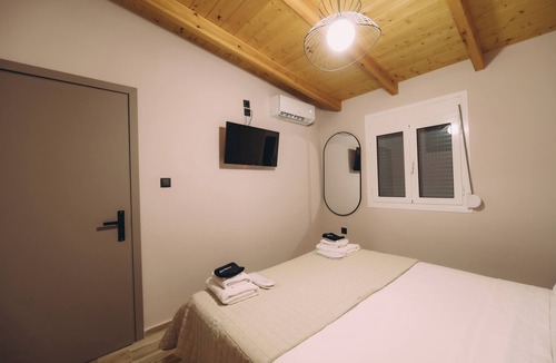 Kourouta Bed & Breakfast | overlooking the endless blue of the sea