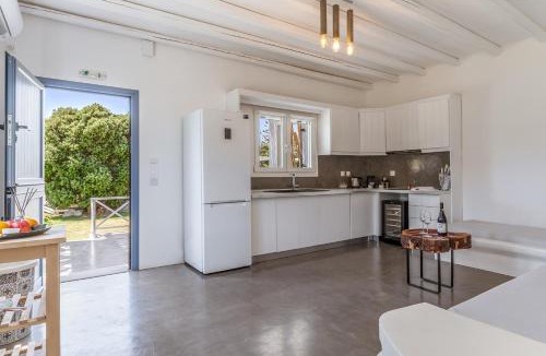 Kato Fellos Apartment | Ow Andros Suite 1,Private Whirlpool