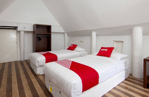 Simanindo Bed & Breakfast | OYO 1812 Dg Inn