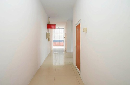 Samarinda Hotel | OYO 2210 Star One Guest House