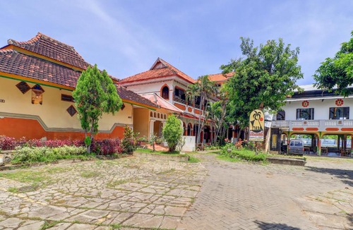 Buleleng Hotel | OYO 91042 Hawaina Hotel