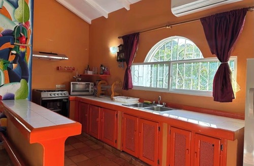 Las Galeras House | Painted house- 4 pax, 4 min from the beach