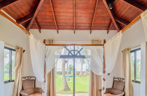 Las Galeras Villa | PALM HOUSE LUXURY VILLA - OCEAN FRONT PARADISE