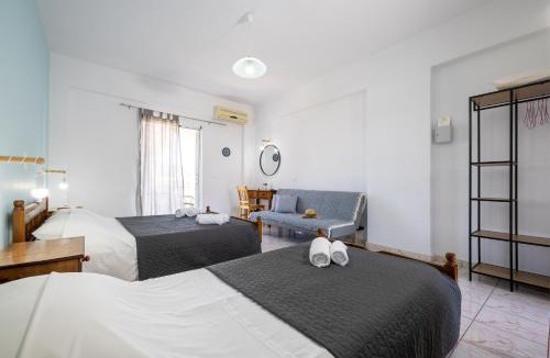 Agios Sostis Apartment | Palm Studios, 350m from Agios Sostis Beach, by ZanteWize