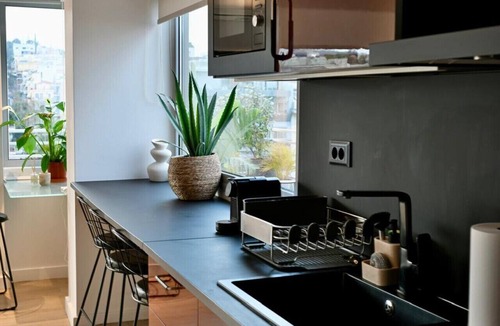 Kinosargous Apartment | Panoramic Acropolis View Retreat | Spacious Apartment on the Edge of Koukaki & Neos Kosmos