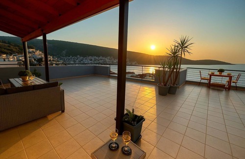 Amfilochia Apartment | Panoramic Seaview Blue Nest - Stylish Getaway
