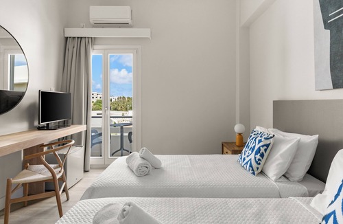 Paleopolis Hotel | Paradise Art Hotel by Mr and Mrs White