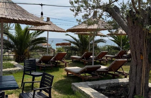 Borsh Ski Chalet | Paradise Beachfront Chalet Rooms Borsh