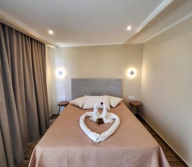 Tsilivi Apartment | Paradise Hotel & Bar