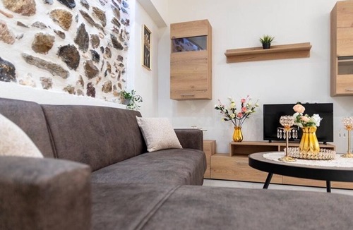 Paradhisos Apartment | Paradise House