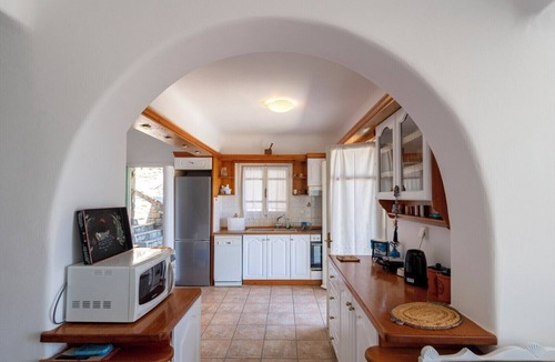 Krotiri House | Parikia Cove Mansion