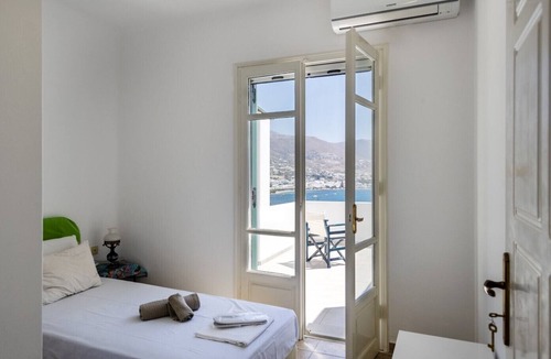 Krotiri Villa | Parikia Cove Mansion