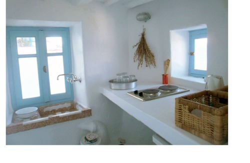 Parikia Apartment | Paros Parikia Pantarei*: seafront apartment in the town. 5 June 2004