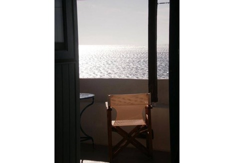 Parikia Apartment | Paros Parikia Pantarei*: seafront apartment in the town. 5 June 2004
