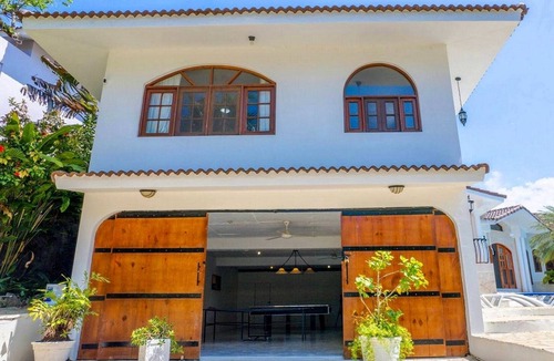 Sosua Villa | Party complex, 2 villas/2 pools, sandy beach, ping-pong/billiard/Playstation!