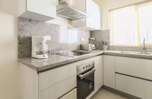 El Cortecito Condo | Paseo Del Mar B3A 200Mbps Pool Walk to Beach & Dining!