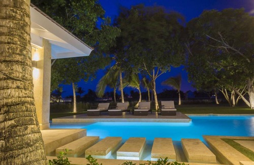 El Hoyo Villa | Peaceful and fully staffed luxury villas in exclusive beach resort