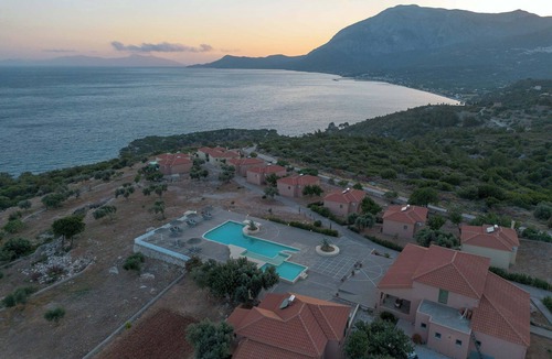 Ormos Koumeikon Apartment | Peaceful Studio Stay with Poolside Comfort and Style