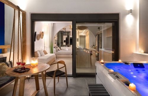 Pefkos Apartment | Pefkos Allure Luxury Suites with an outdoor Jacuzzi
