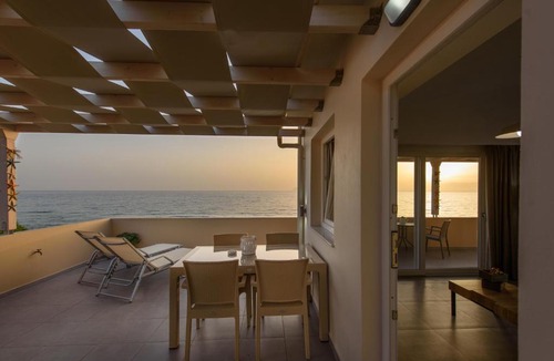 Neo Kalamaki Apartment | Pelini