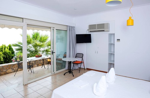 Ilia Apartment | Penelope's Blue