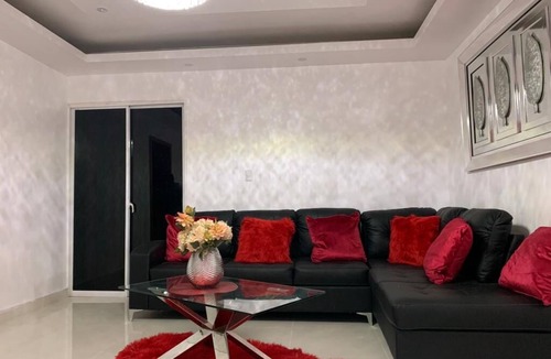 Gregorio Luperon Apartment | Penthouse 15 minutos del centro de la ciudad, aeropuerto, restaurantes y mas.
