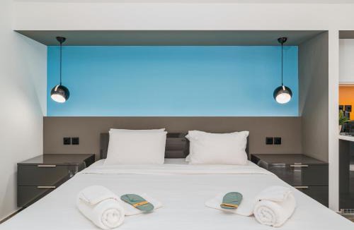 Filopappou Apartment | Penthouse Studio with Hot Tub in Athens