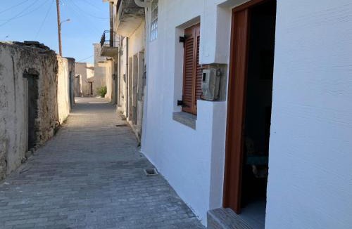 Lapithos House | Pericles Traditional Cretan Home