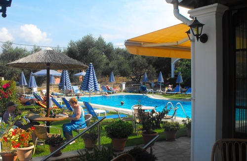 Agios Stefanos Avliotes Apartment | Perros Hotel