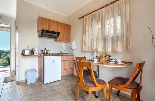 Eleios-Pronnoi Apartment | Pet-Friendly Apartment "Spyros apartment" with Mountain View