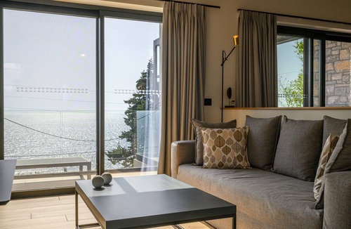 Lefktron Hotel | PETRA Deluxe Studio Suite, Mani Suites