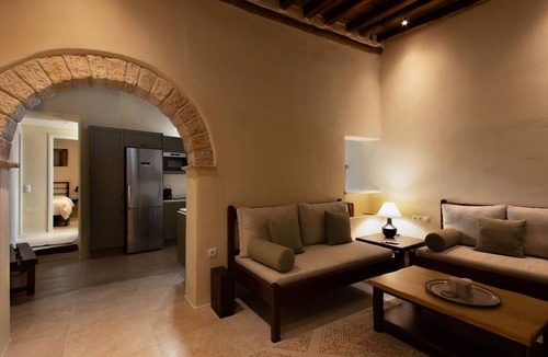 Old Town Naxos Apartment | Petrino - Fully renovated Venetian Kastro apartment with sea views