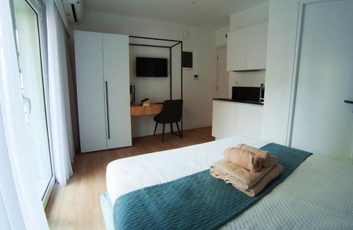 Ampelokipoi Apartment | Phaedrus Living Modern Kriel Suites 103