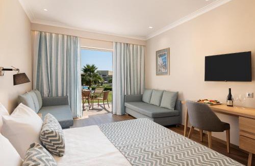 Mathes Resort | Pilot Beach Resort