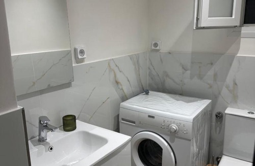 Peiraiki Apartment | Piraiki Coastal Accommodation