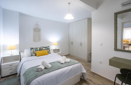 Peiraiki Apartment | Piraiki Coastal Accommodation