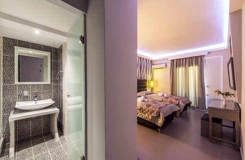 Lefkada Town House | Pirofani