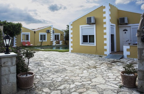 Exopoli Apartment | plakalona