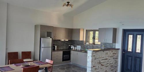 Paralia Porovitsis Apartment | Platanos View